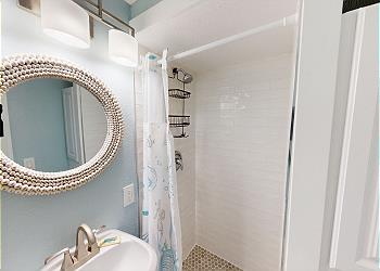 Main Bathroom 1