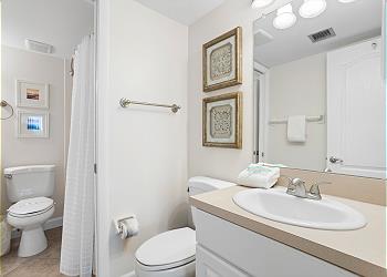 Madeira Norte 214 Master Bathroom