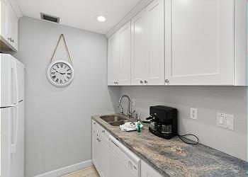 Surf Song 345 Kitchen