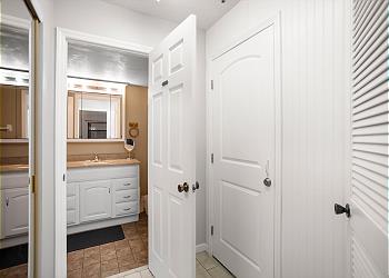 Beach Place 405 Closet