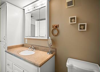 Beach Place 405 Guest Bathroom