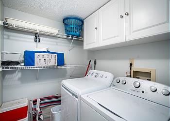 Beach Place 405 Laundry Room