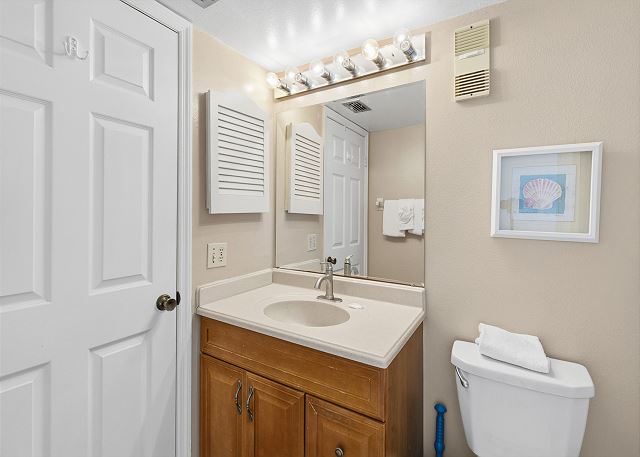 #409 Beach Place Condos