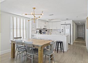 Beach Place 412 Dining Area