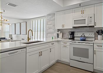 Beach Place 412 Kitchen