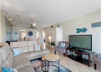 Madeira Norte 516 Living Room