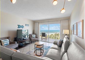 Madeira Norte 516 Living Room