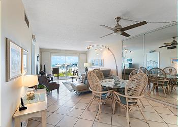 Madeira Norte 516 Dining Room