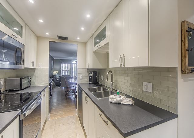 #102 Madeira Norte Condo