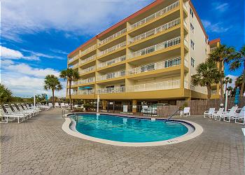 Madeira Norte Pool Area