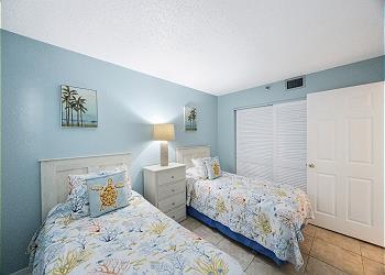 Guest Bedroom 2-2