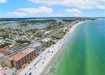 Madeira Beach, Las Brisas