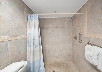 Main Bathroom 1-2