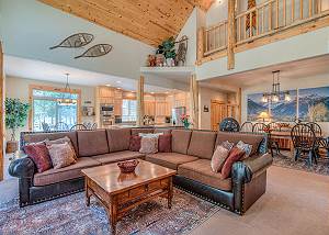 Fantastic 7 Bedroom Home in Sunriver, AC, Hot Tub, SHARC, Pool Table Bikes