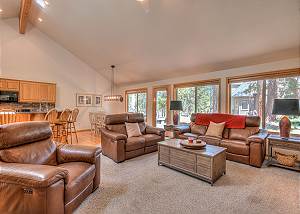 Dog-Friendly Single Level Sunriver Home w/ Hot Tub, A/C, SHARC