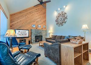 4 Bedroom Sunriver Vacation Rental,SHARC, Hot Tub,A/C