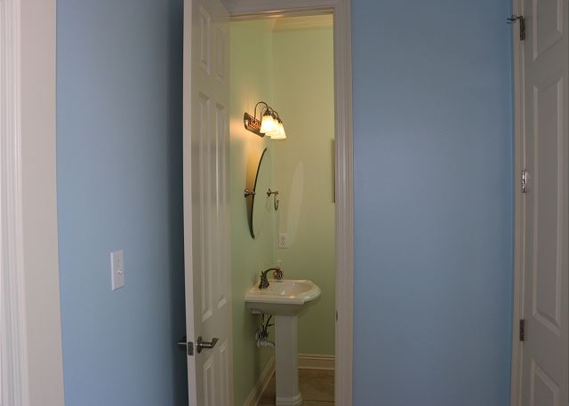 1/2 bath 3rd fl big house