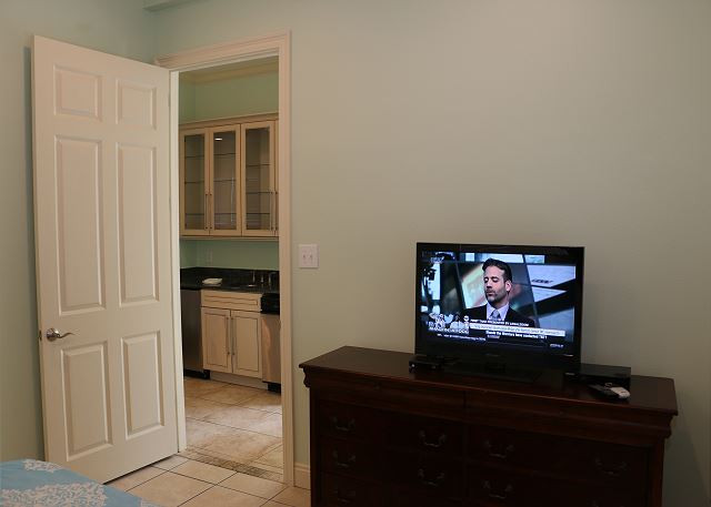1st fl bedroom big house NW
