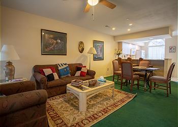 Lovely Lakeside Condo / 156198