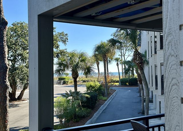 SHOREthing! Beachside retreat w/ Bikes, Chairs