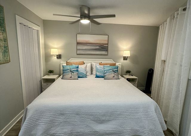 Beauty at the Beach! Oceanview King bed free bikes