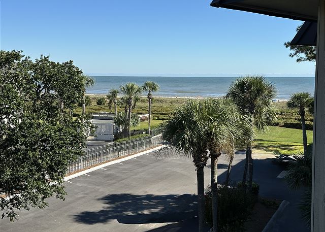 Totally Beachin' Coligny OceanViews w/Bikes/chairs