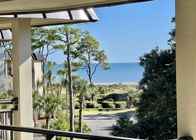 Pelican Roost at Seaside Villas | Steps to the Beach & Coligny
