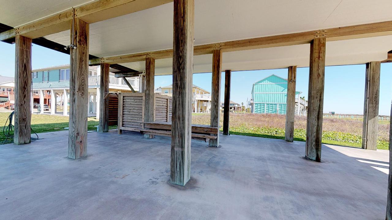 3 Tiki Time | Photo 6