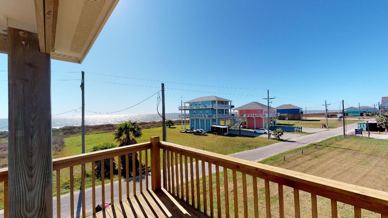 3 Tiki Time | Photo 3