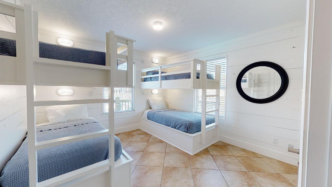 3 Tiki Time | Photo 17