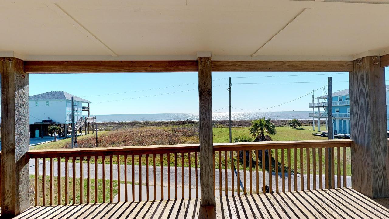 3 Tiki Time | Photo 7