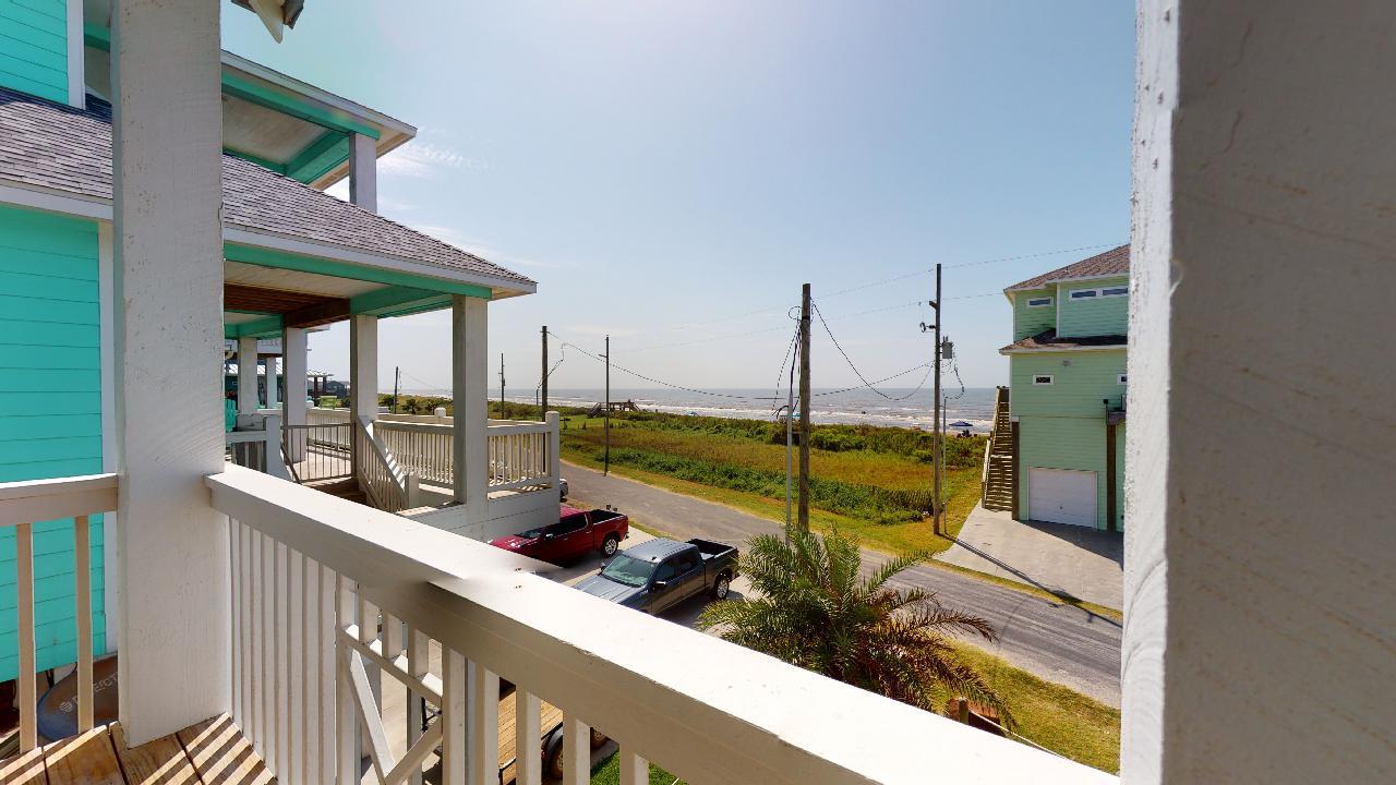 Salty Waves | Photo 21