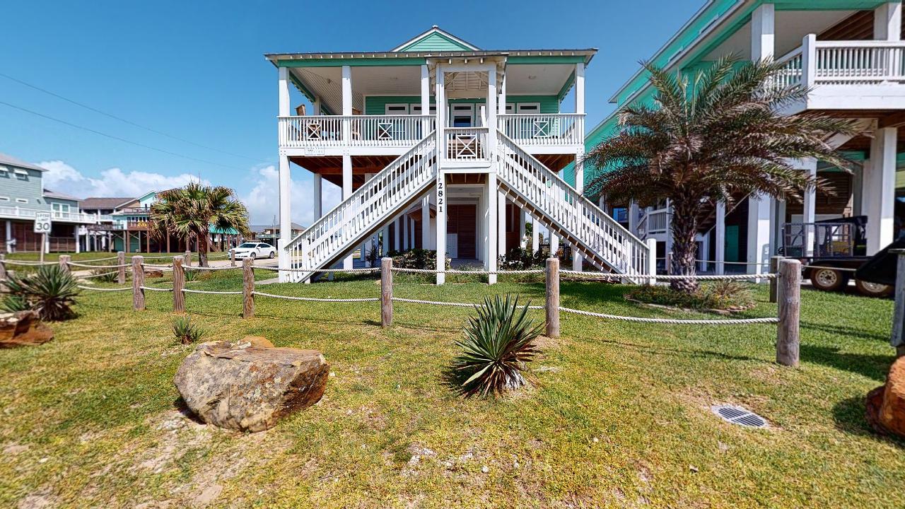 Salty Waves | Photo 30