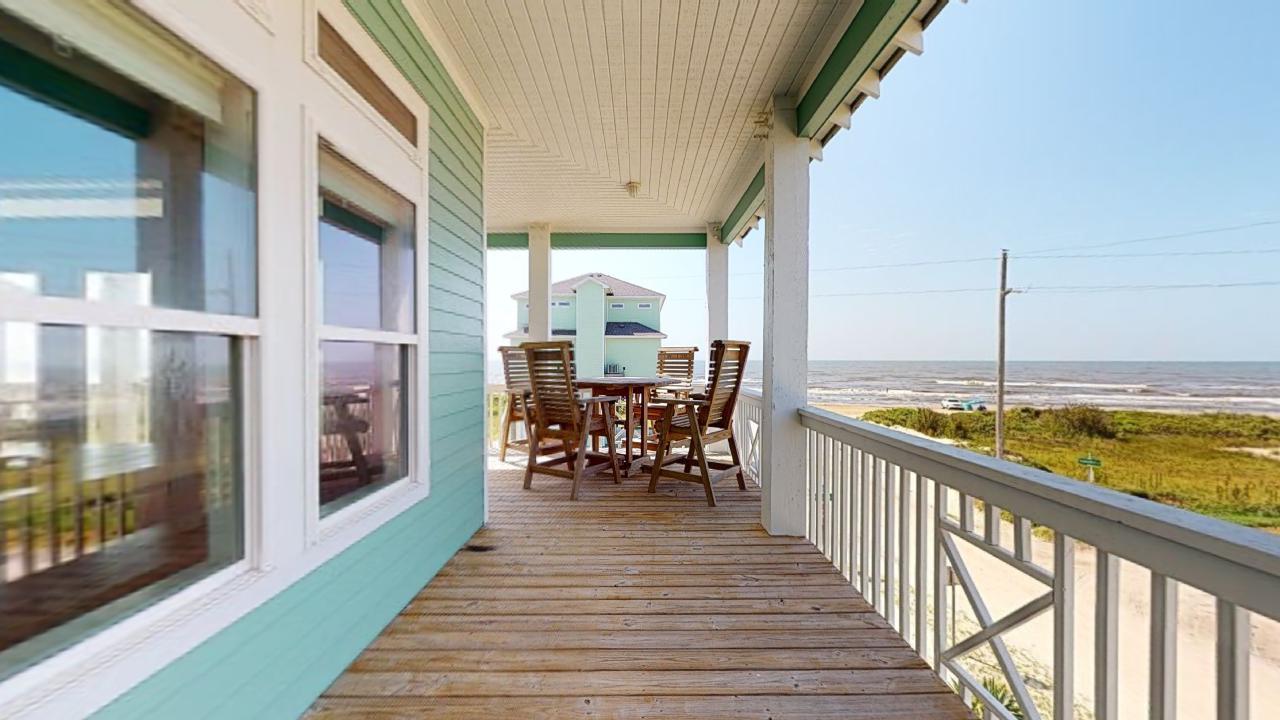 Salty Waves | Photo 22