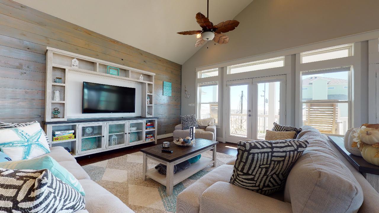 Salty Waves | Photo 3