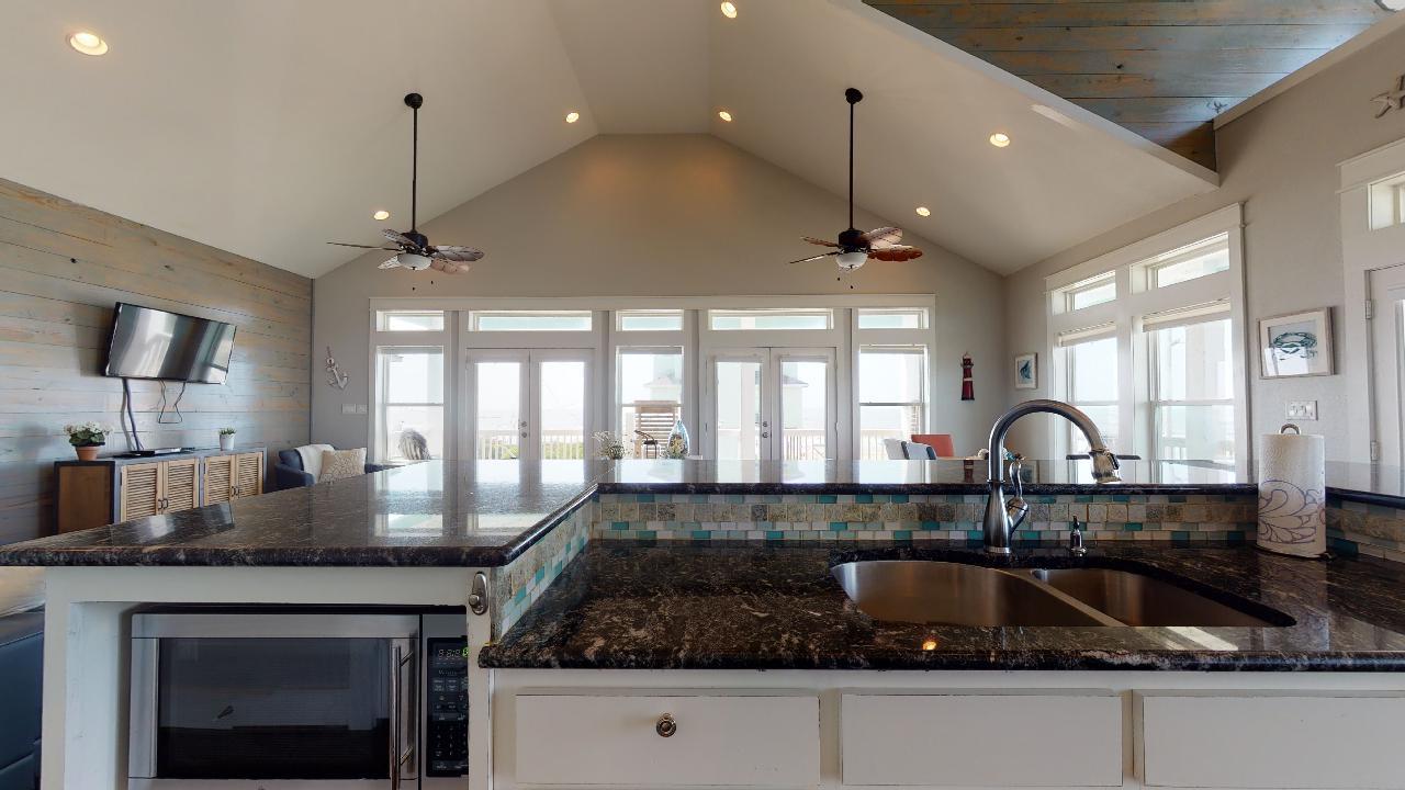 Salty Waves | Photo 8