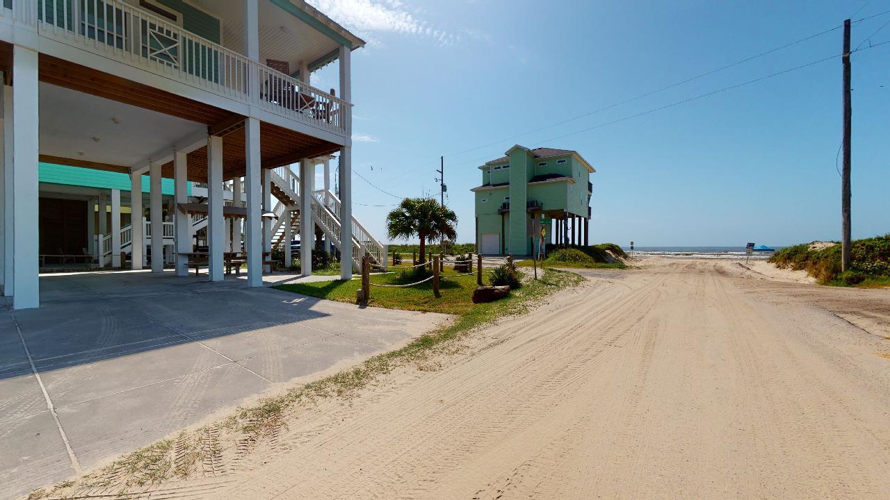 Salty Waves | Photo 29