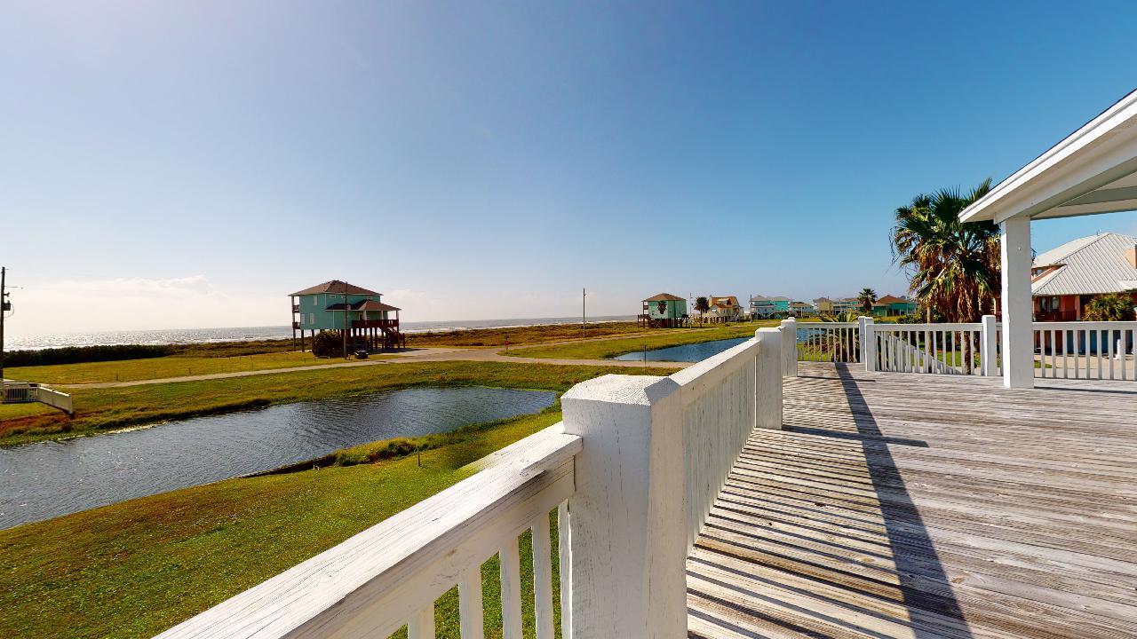 A Crystal Tide | Photo 2