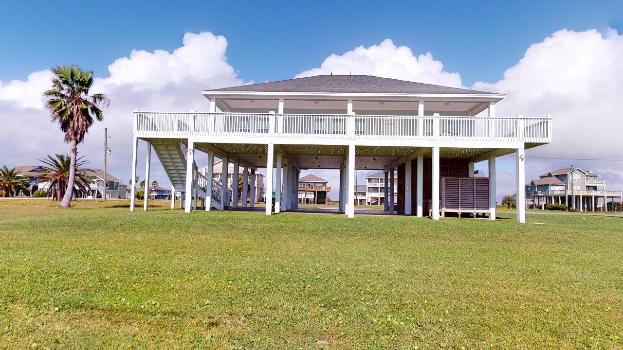 A Crystal Tide | Photo 17