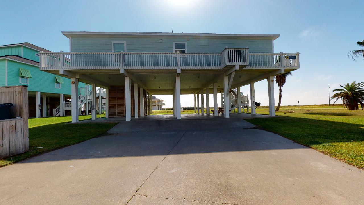 A Crystal Tide | Photo 16