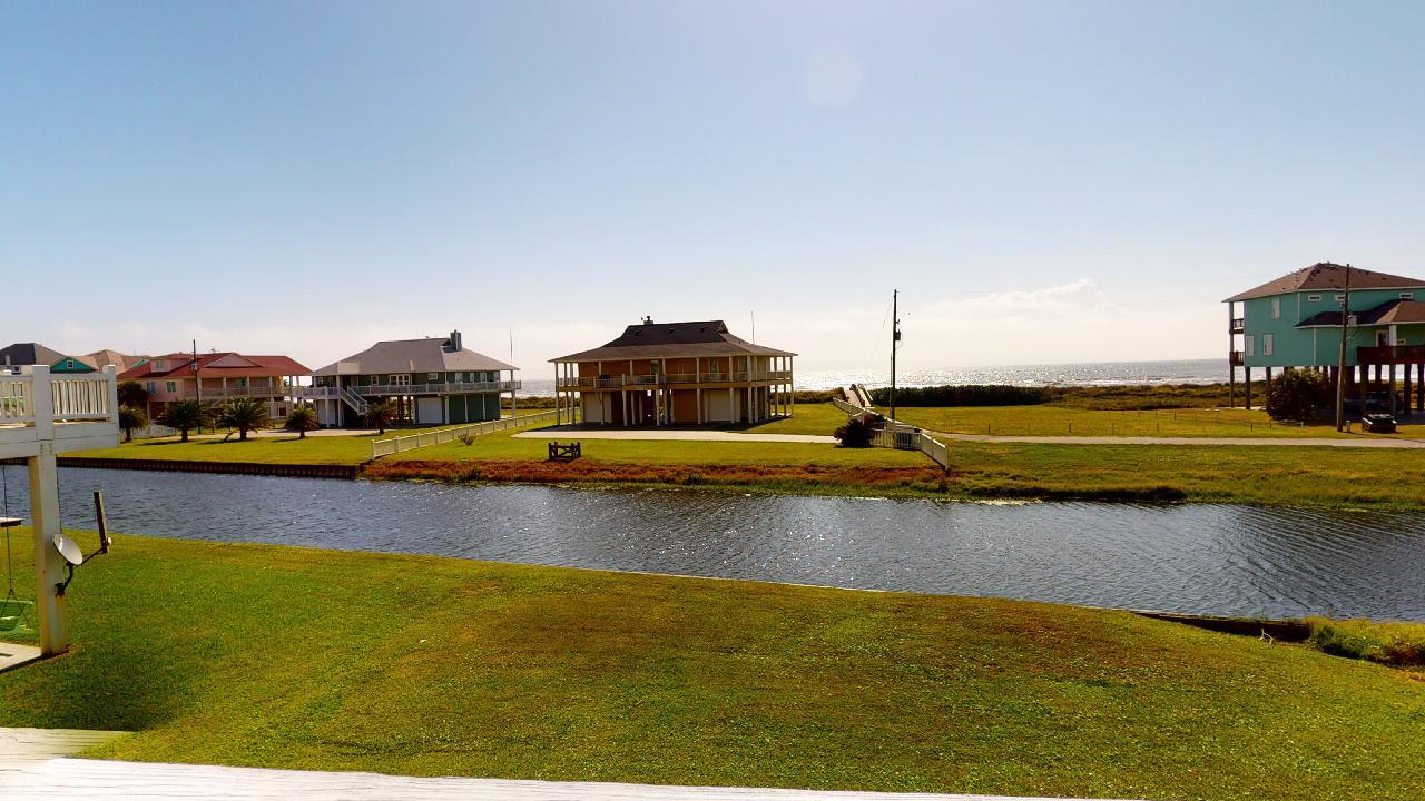 A Crystal Tide | Photo 3