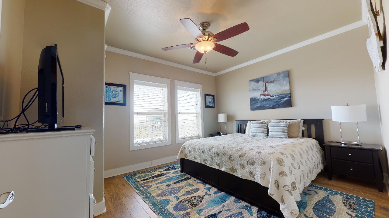 A Crystal Tide | Photo 8