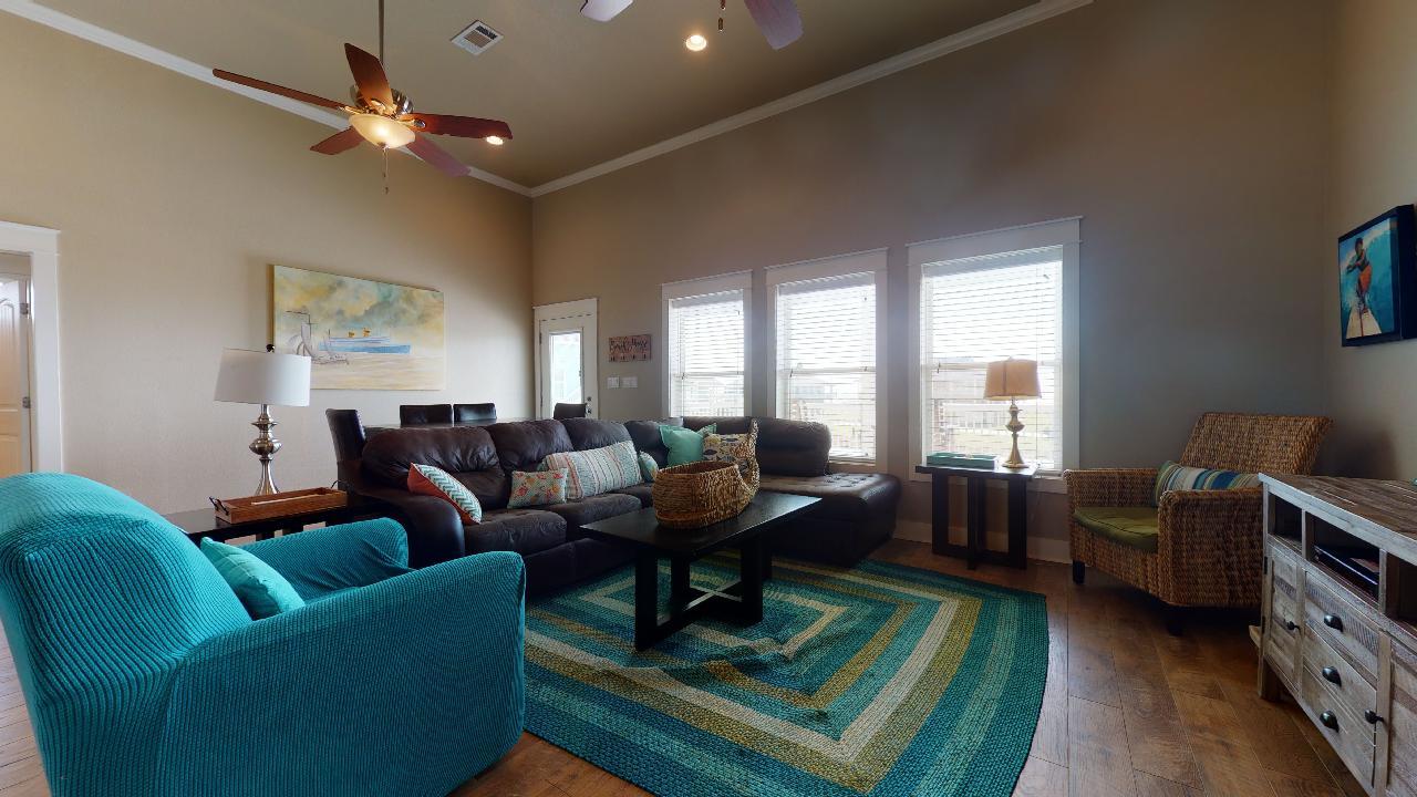 A Crystal Tide | Photo 5