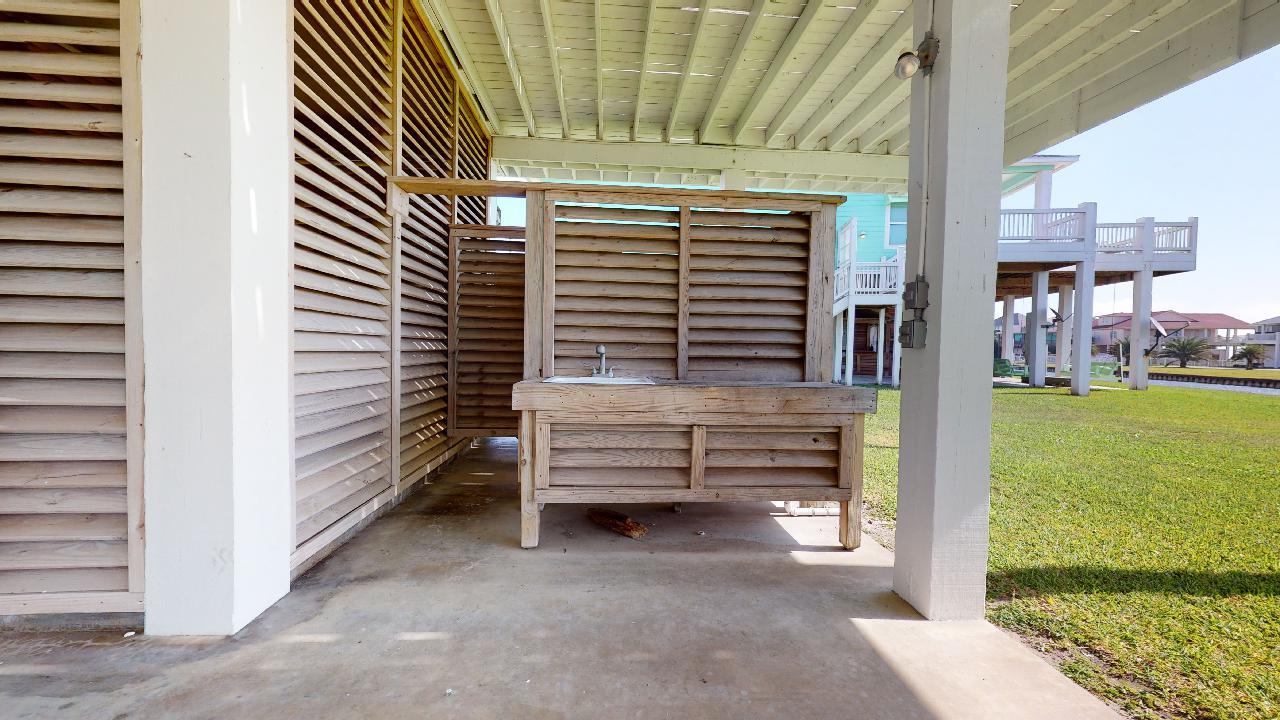 A Crystal Tide | Photo 15