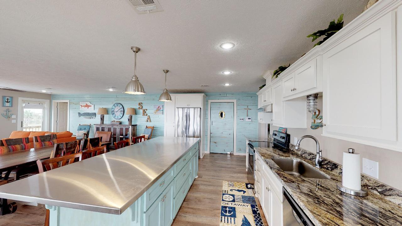 On the Rocks | Photo 5