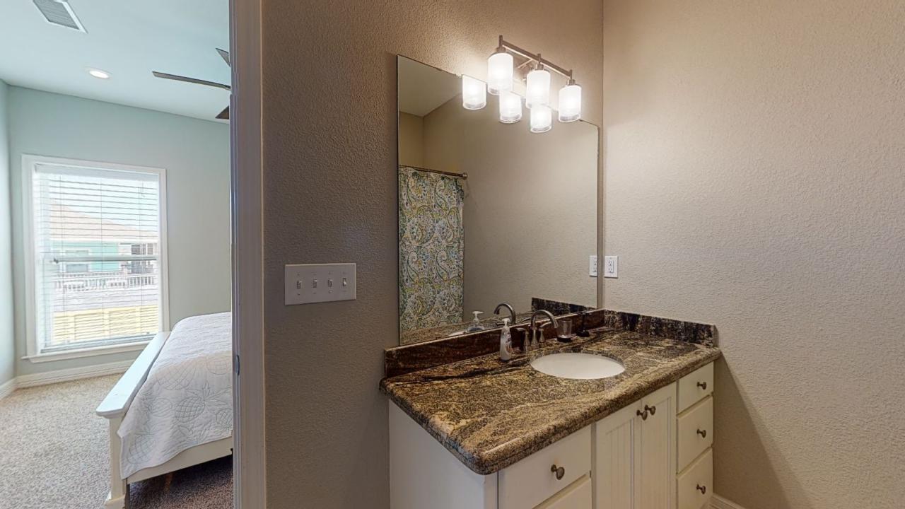 Bee Bee's Place | Photo 17