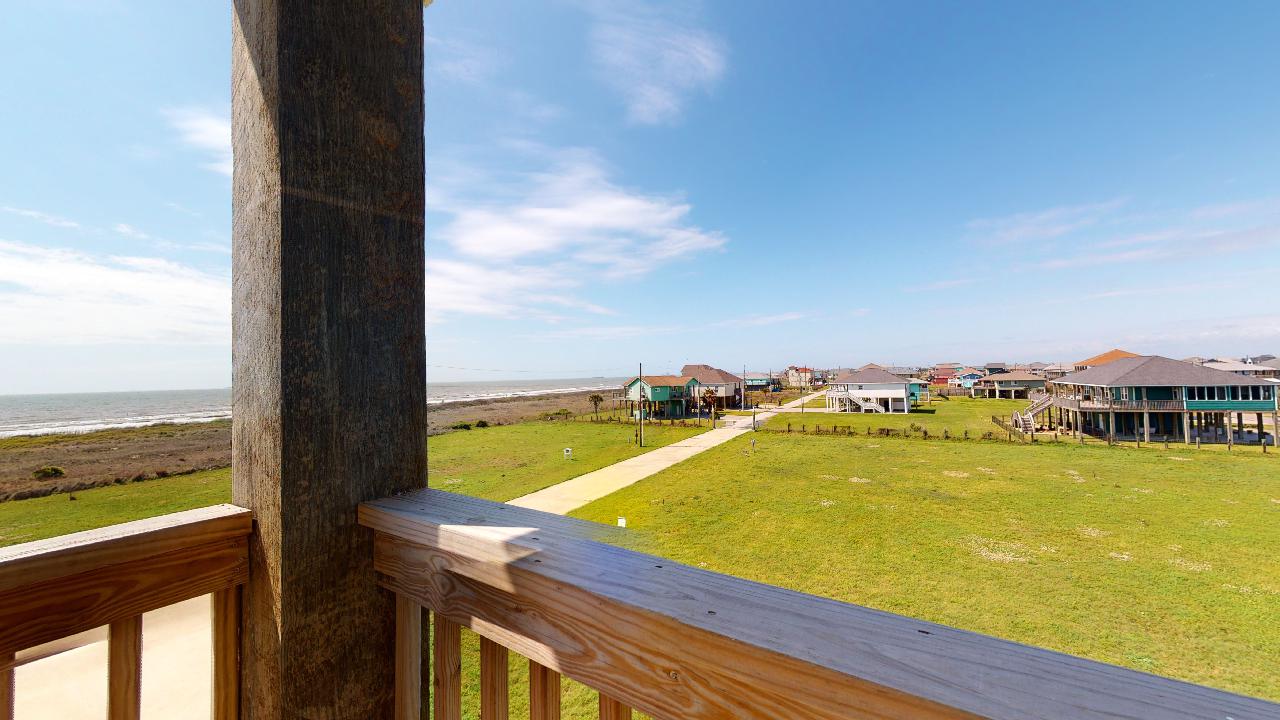 Blissful by the Sea | Photo 18