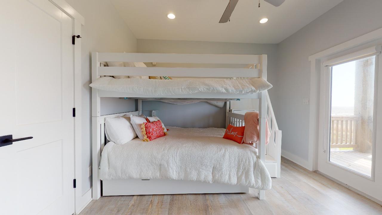 Blissful by the Sea | Photo 23