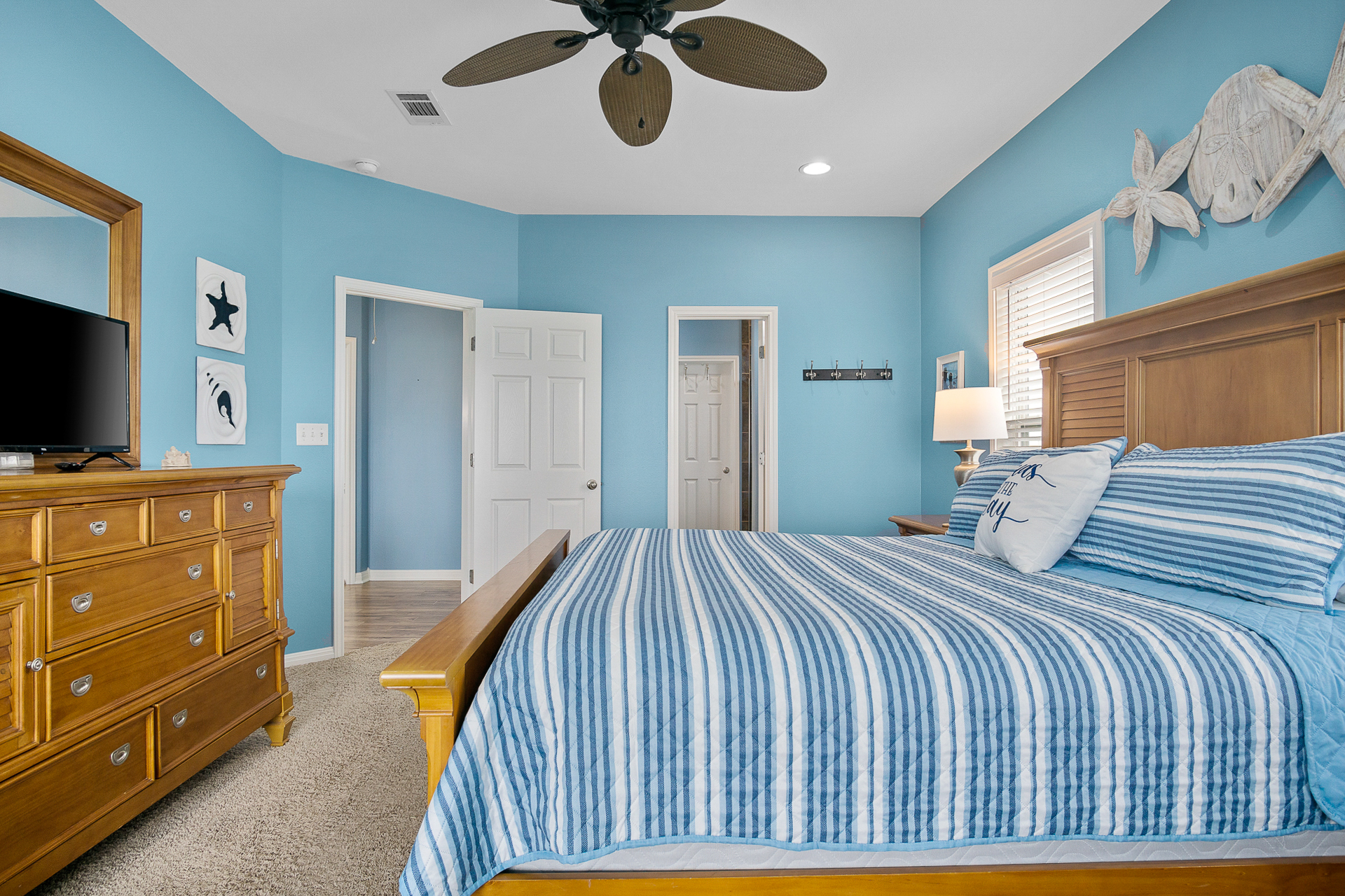 Pelican Crossing | Photo 35