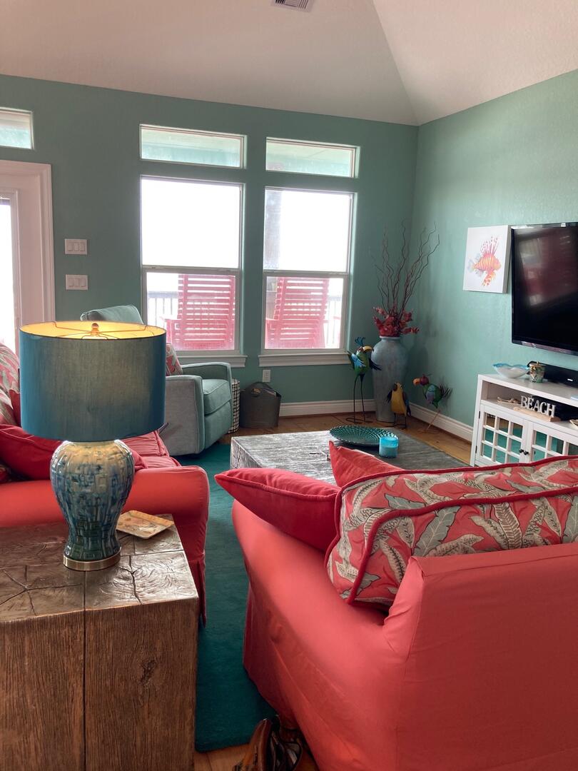 Aquamarine | Photo 4